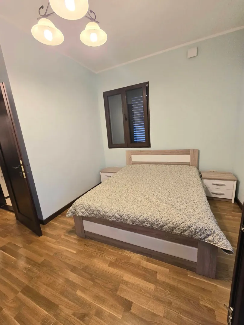 Izdavanje, dvosoban stan, 70m², Luštica, Tivat