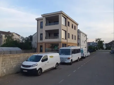 Rent, house, 180m², Gornja Gorica, Podgorica - image 41