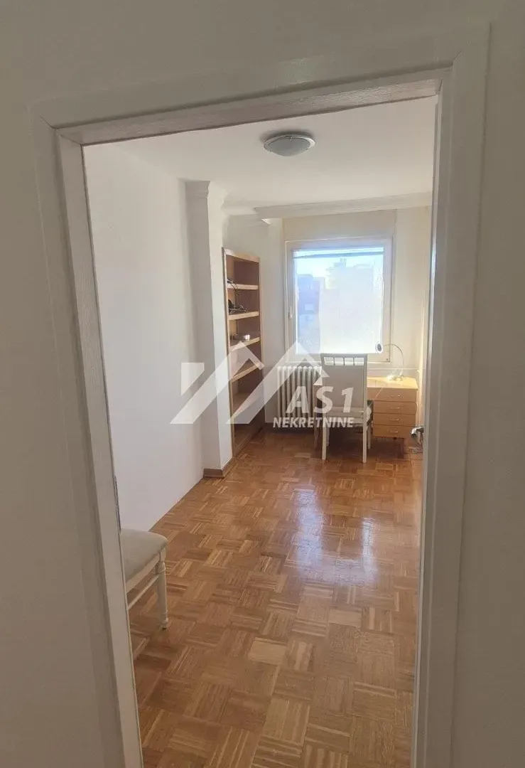 Izdavanje, trosoban stan, 72m², Liman 4, Novi Sad Sve Podlokacije