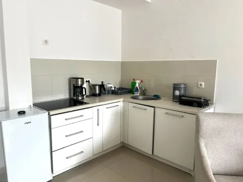 Prodaja, jednosoban stan, 53m², Dobrota, Kotor - image 13