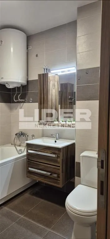 Izdavanje, dvosoban stan, 54m², Crveni Krst, Beograd