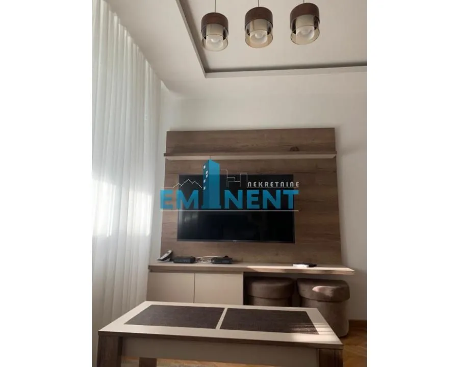 Izdavanje, stan, 40m², Neimar, Vračar Sve Podlokacije