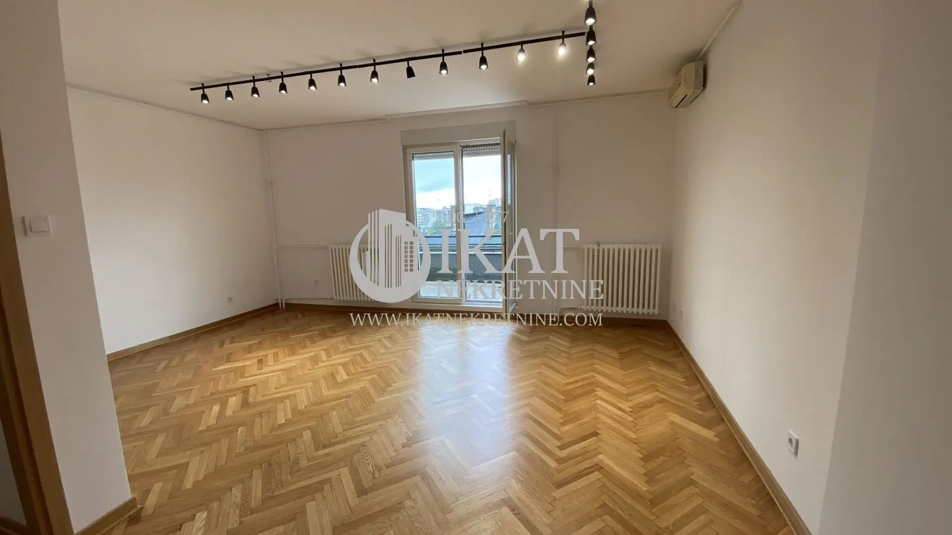 Rent, four bedroom apartment, 105m², Slavija, Vračar Sve Podlokacije