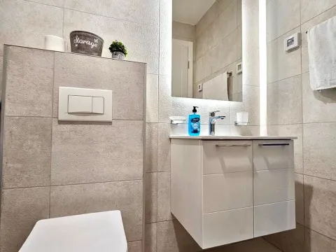 Izdavanje, jednosoban stan, 45m², Stari Aerodrom, Podgorica - image 8