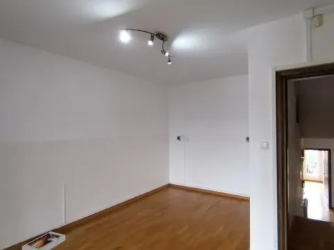 Izdavanje, poslovni prostor, 750m², Telep, Novi Sad Sve Podlokacije - image 5