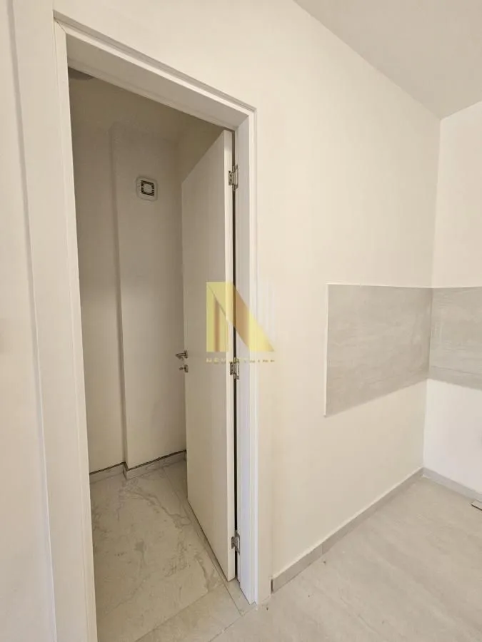 Prodaja, trosoban stan, 83m², Bulevar patrijarha Pavla, Novi Sad Sve Podlokacije