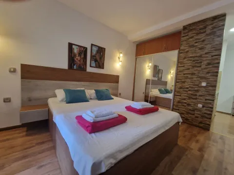 Rent, studio apartment, 35m², Budva, Crna Gora - image 2
