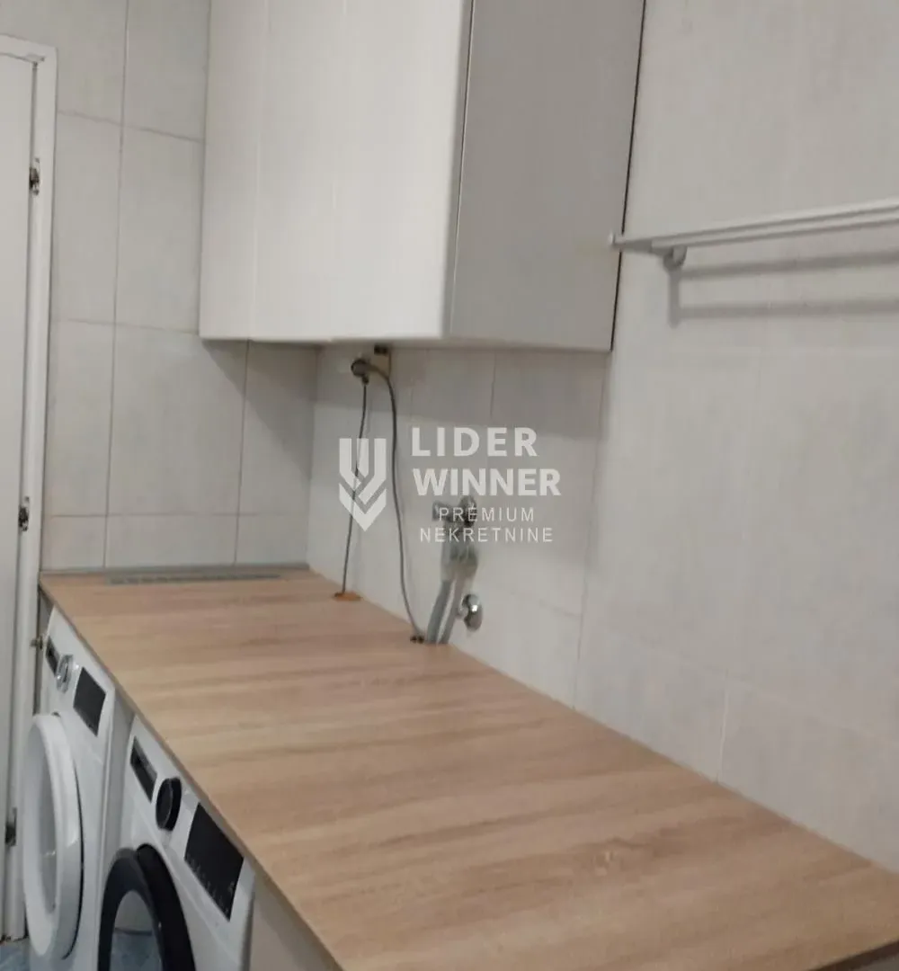 Rent, four bedroom apartment, 100m², Savski Venac, Beograd