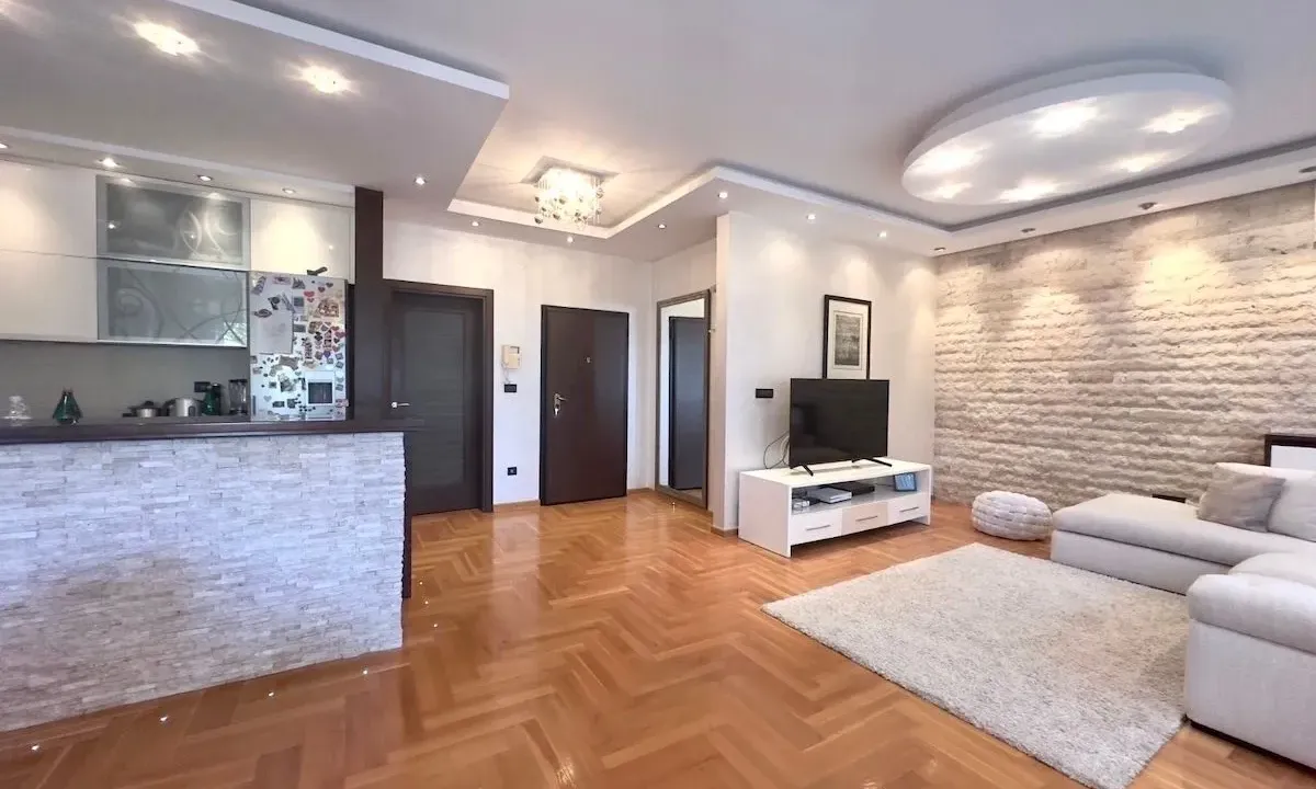 Prodaja, četvorosoban stan, 97m², Crveni Krst, Beograd