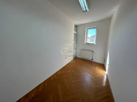 Rent, office space, 46m², Bulevar Oslobodjenja, Novi Sad Sve Podlokacije - image 5
