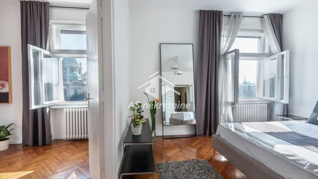 Izdavanje, trosoban stan, 90m², Stari Grad, Beograd