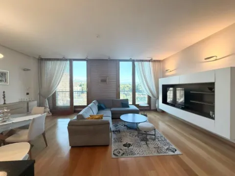 Izdavanje, dvosoban stan, 105m², Kod Capital Plaze, Podgorica - image 2