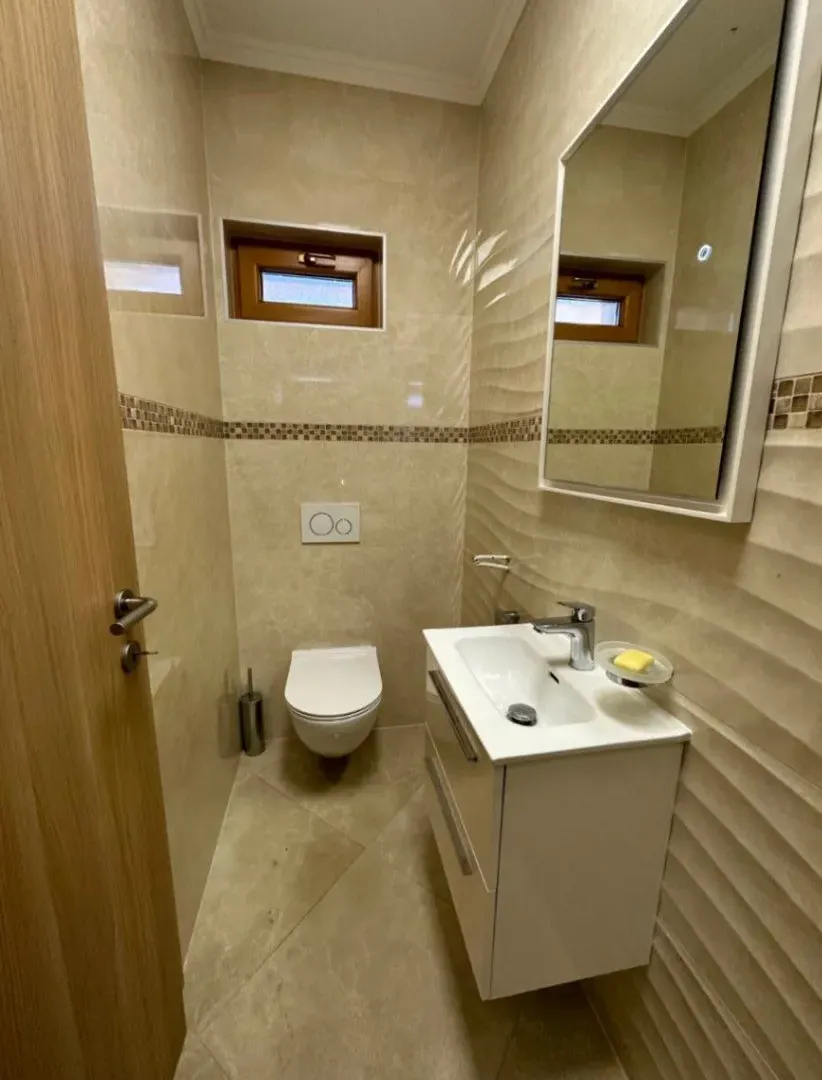 Sale, house, 200m², Rogami, Podgorica