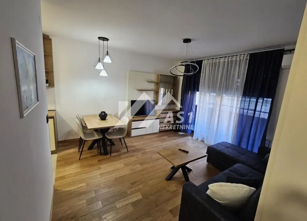 Izdavanje, dvosoban stan, 42m², Sajam, Novi Sad Sve Podlokacije