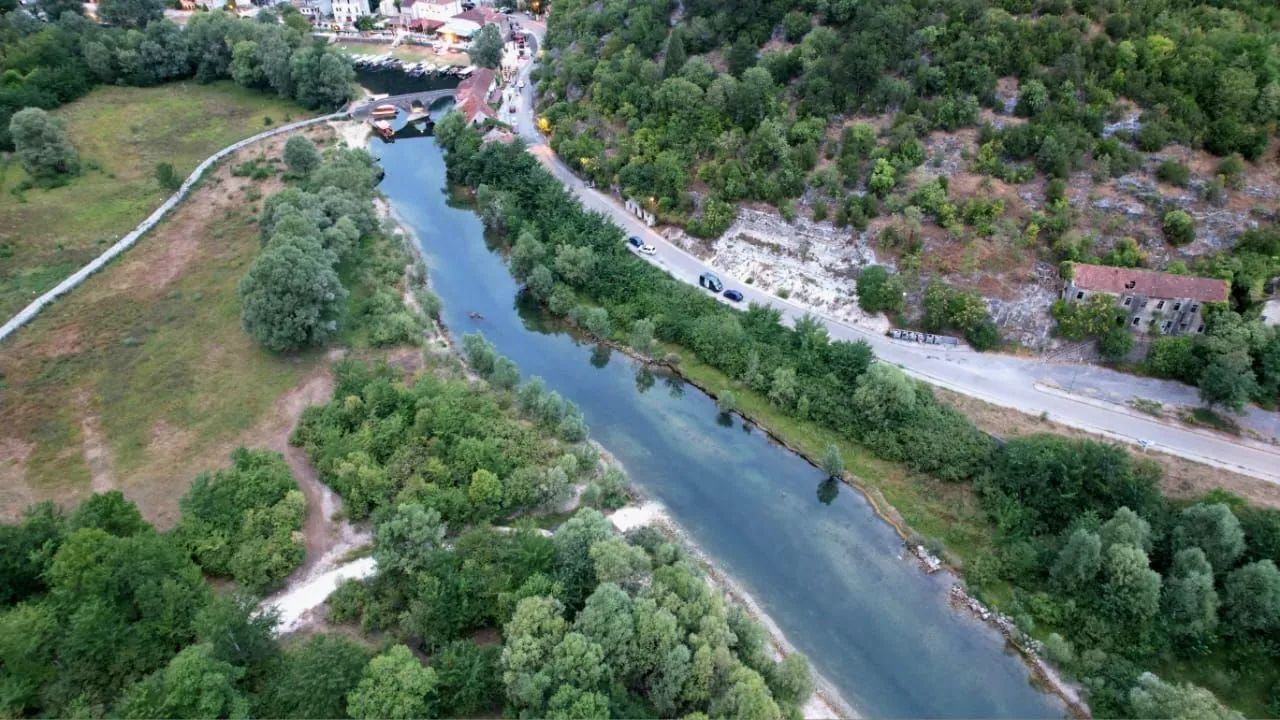 Prodaja, plac, 1300m², Cetinje, Crna Gora