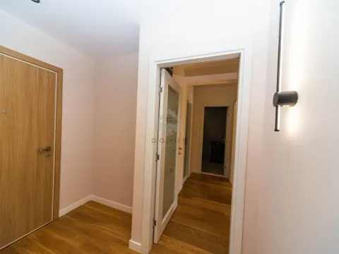 Rent, office space, 67m², Central Point, Podgorica - image 9