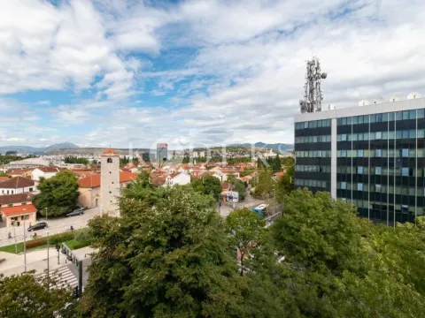 Izdavanje, jednosoban stan, 65m², Centar, Podgorica - image 9