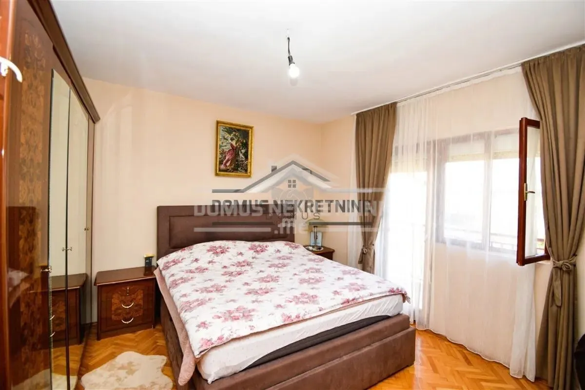 Prodaja, kuća, 230m², Stari Aerodrom, Podgorica