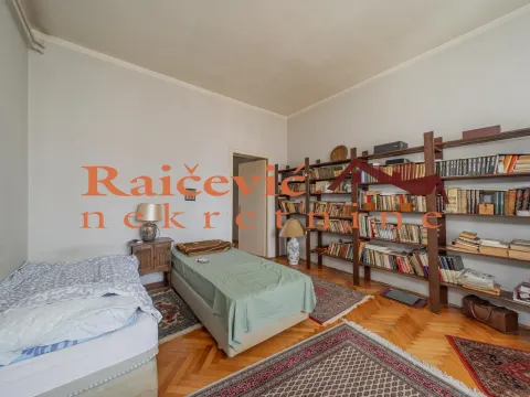 Prodaja, četvorosoban stan, 113m², Centar, Stara Pazova - image 6