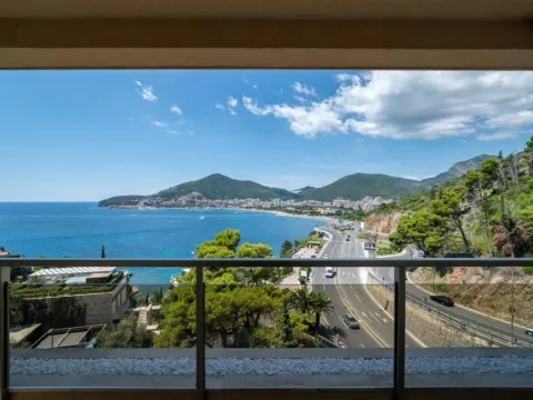 Rent, three bedroom apartment, 150m², Budva, Crna Gora - image 4