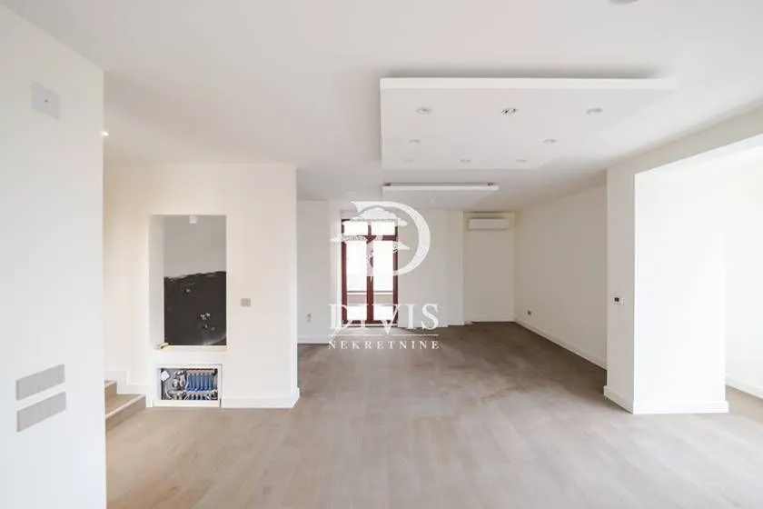 Izdavanje, poslovni prostor, 15330m², Senjak, Beograd