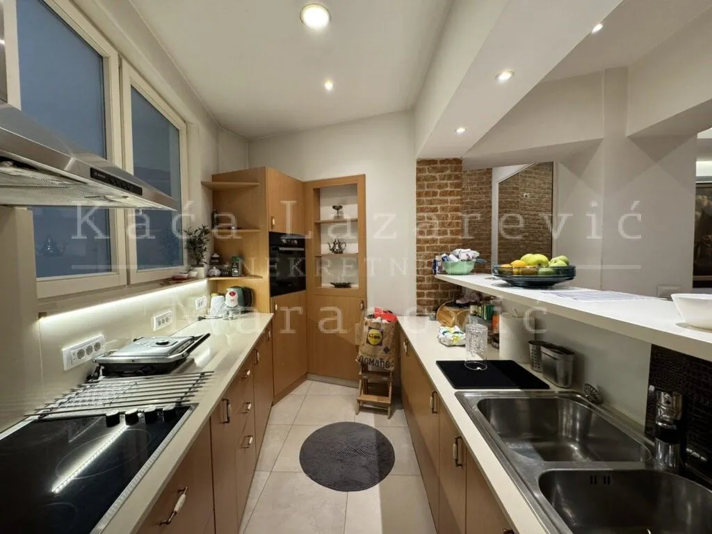 Prodaja, trosoban stan, 95m², Stari Grad, Beograd
