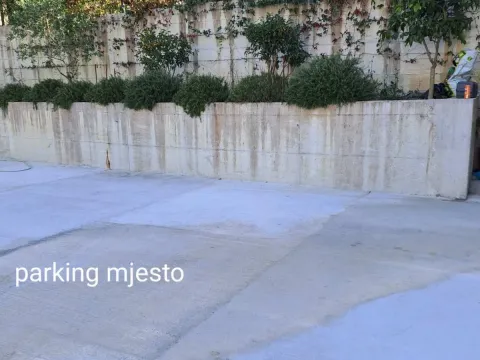 Izdavanje, jednosoban stan, 47m², Tivat, Crna Gora - image 1