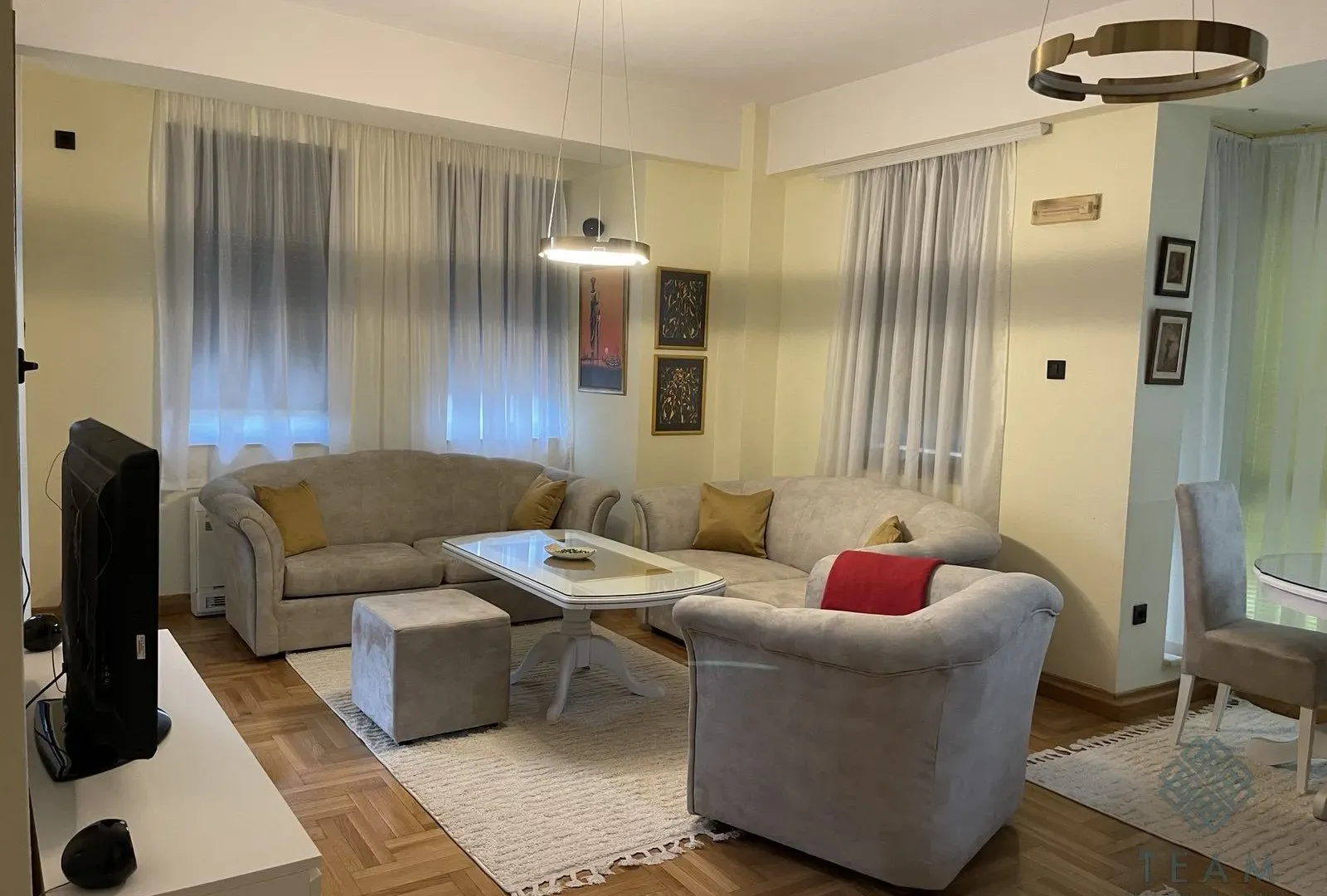 Izdavanje, dvosoban stan, 76m², Centar, Podgorica