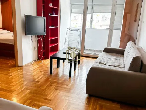 Rent, one bedroom apartment, 51m², Podgorica, Crna Gora - image 1