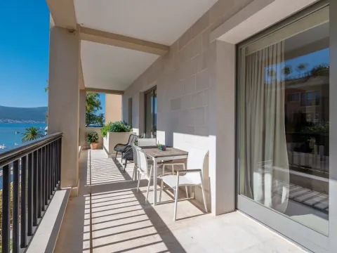 Izdavanje, dvosoban stan, 124m², Porto Montenegro, Tivat - image 14