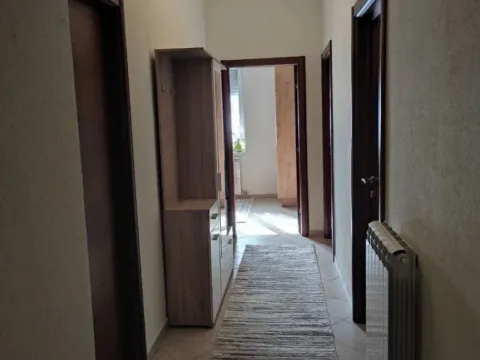 Izdavanje, dvosoban stan, 95m², Centar, Podgorica - image 4