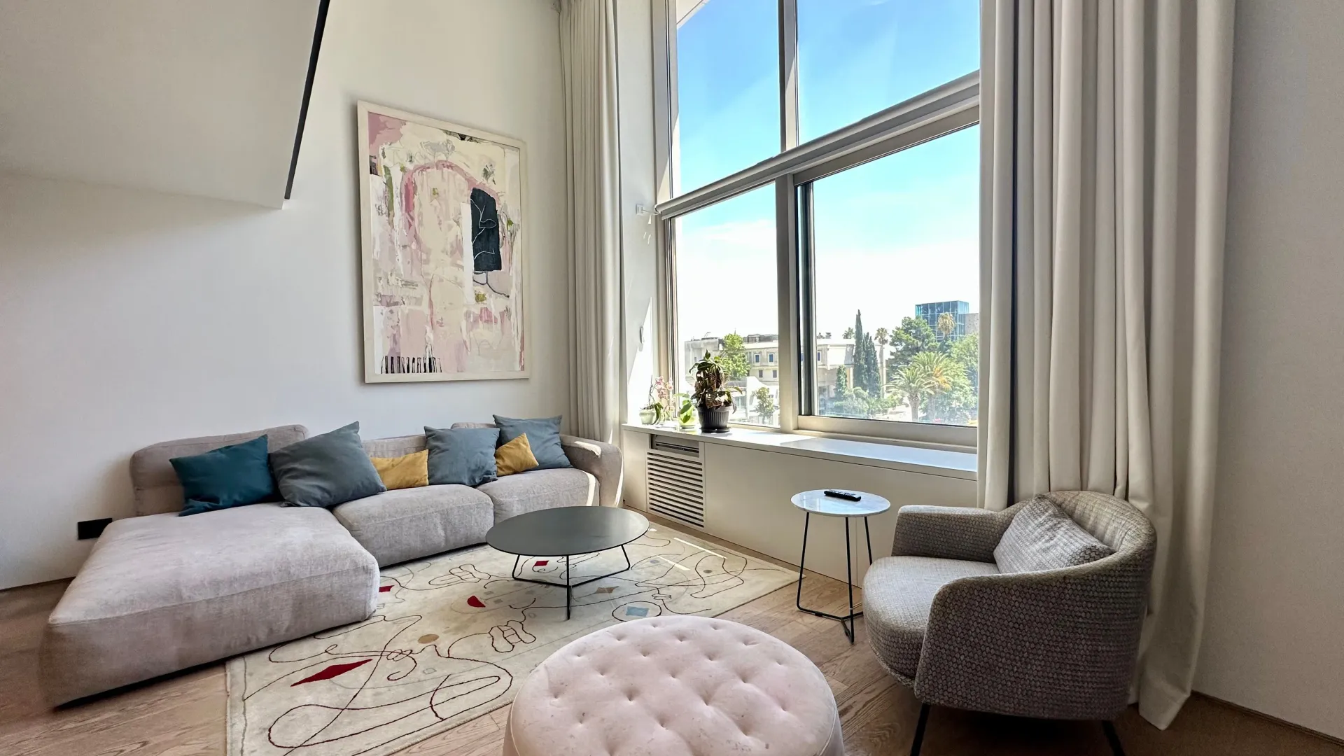 Izdavanje, dvosoban stan, 98m², Centar, Budva