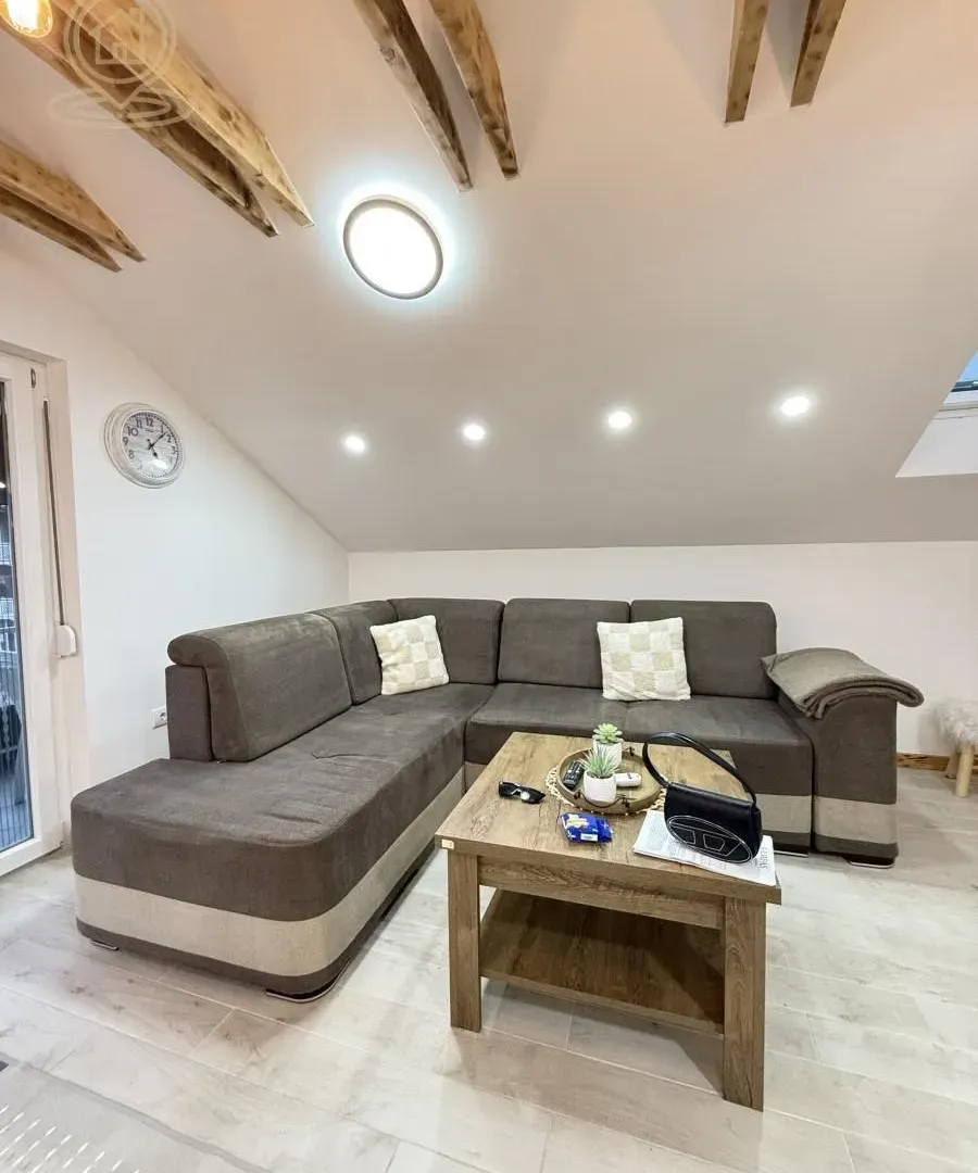 Izdavanje, trosoban stan, 90m², Zvezdara Sve Podlokacije, Beograd