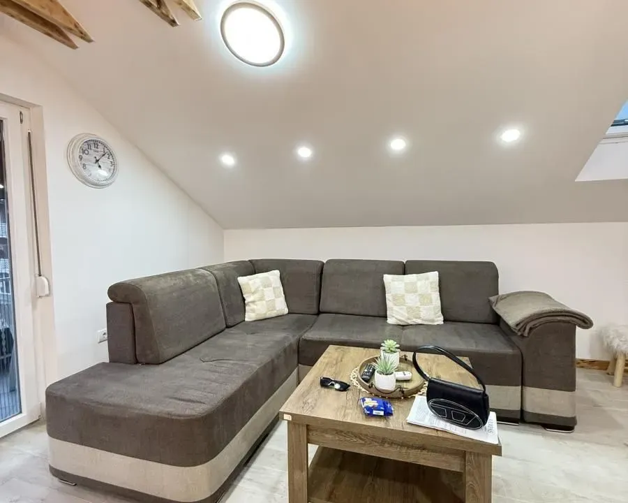 Izdavanje, trosoban stan, 90m², Zvezdara Sve Podlokacije, Beograd