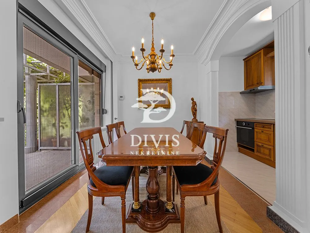 Izdavanje, kuća, 111m², Dedinje Sve Podlokacije, Beograd
