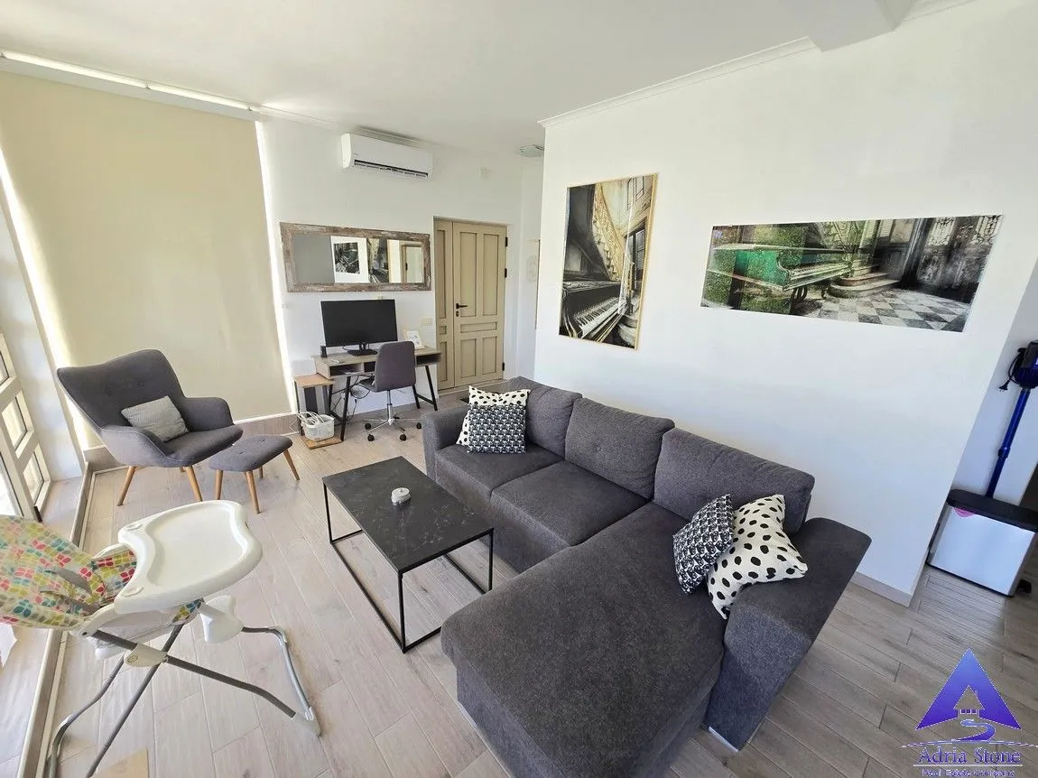 Prodaja, dvosoban stan, 82m², Prčanj, Kotor