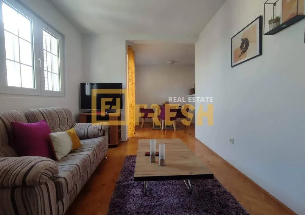 Izdavanje, dvosoban stan, 68m², Budva, Crna Gora