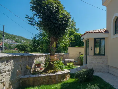 Sale, house, 168m², Cetinje, Crna Gora - image 5