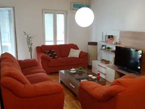 Rent, one bedroom apartment, 42m², Kod Big Fashion-a, Podgorica