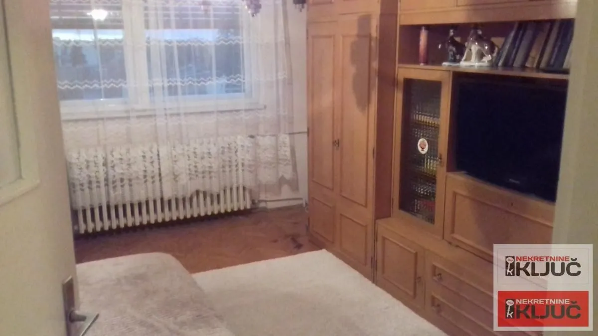 Prodaja, trosoban stan, 86m², Centar, Novi Sad