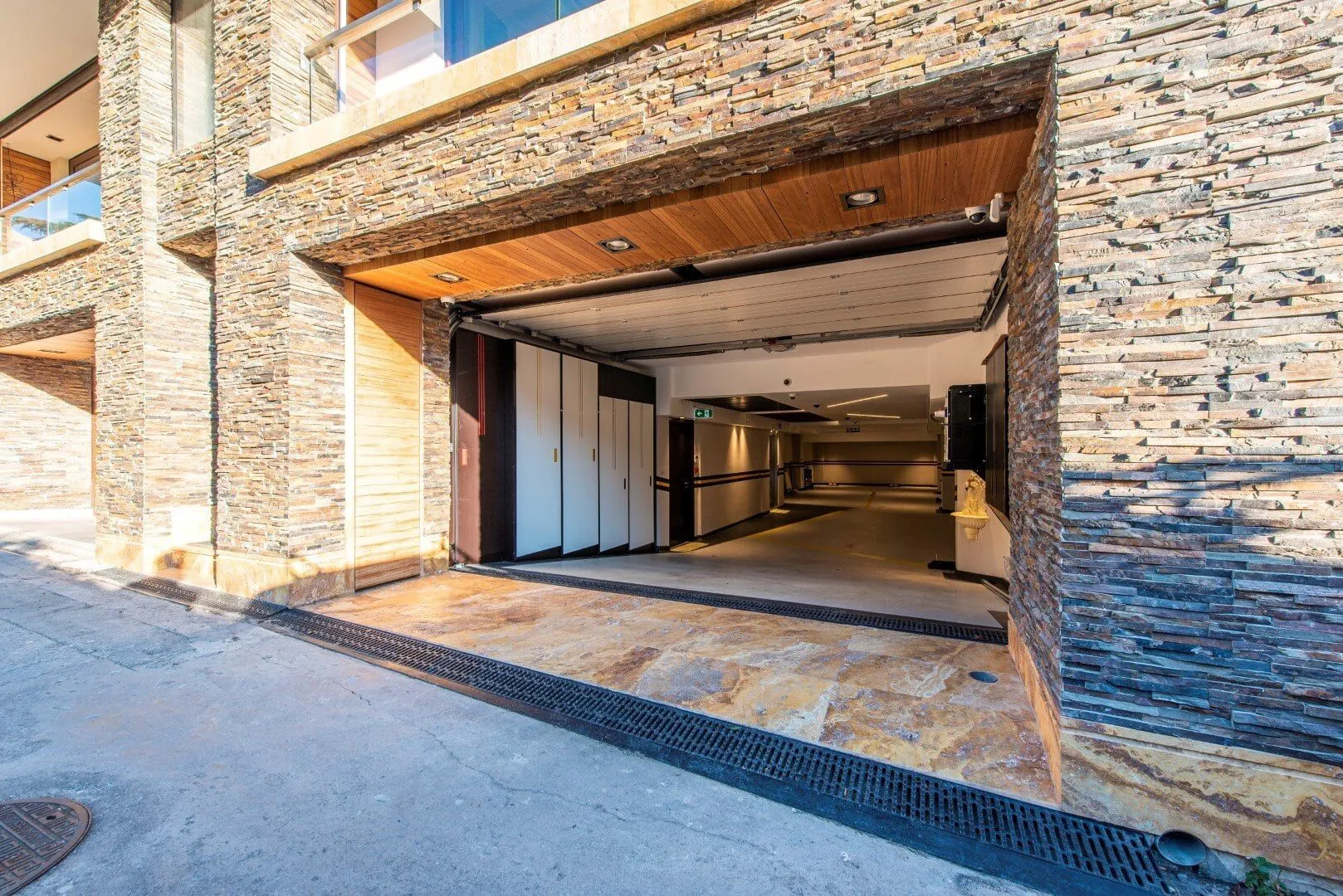 Sale, three bedroom apartment, 308m², Centar, Budva