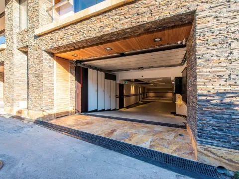 Prodaja, trosoban stan, 308m², Centar, Budva - image 31