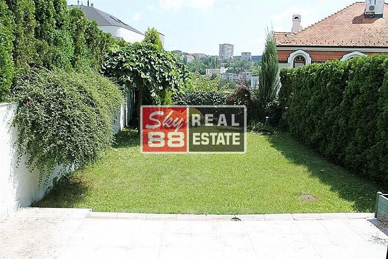 Izdavanje, kuća, 215m², Savski Venac, Beograd