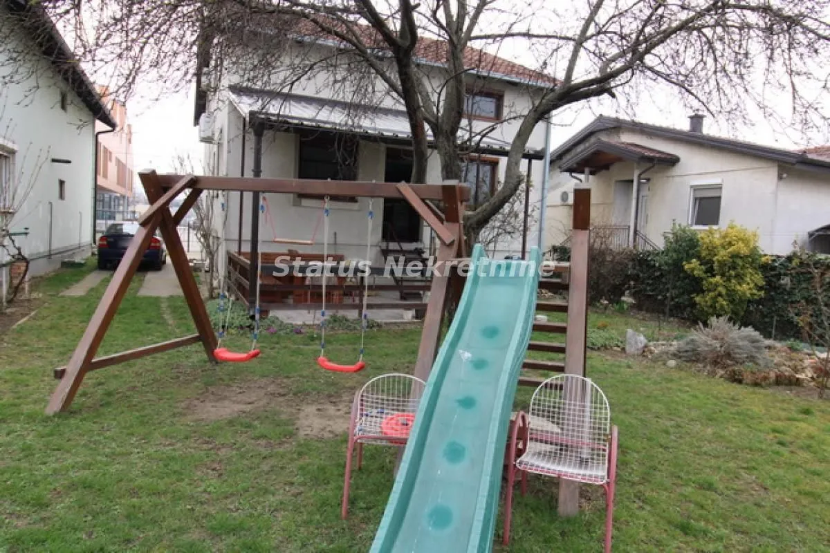 Prodaja, kuća, 230m², Adice, Novi Sad Sve Podlokacije