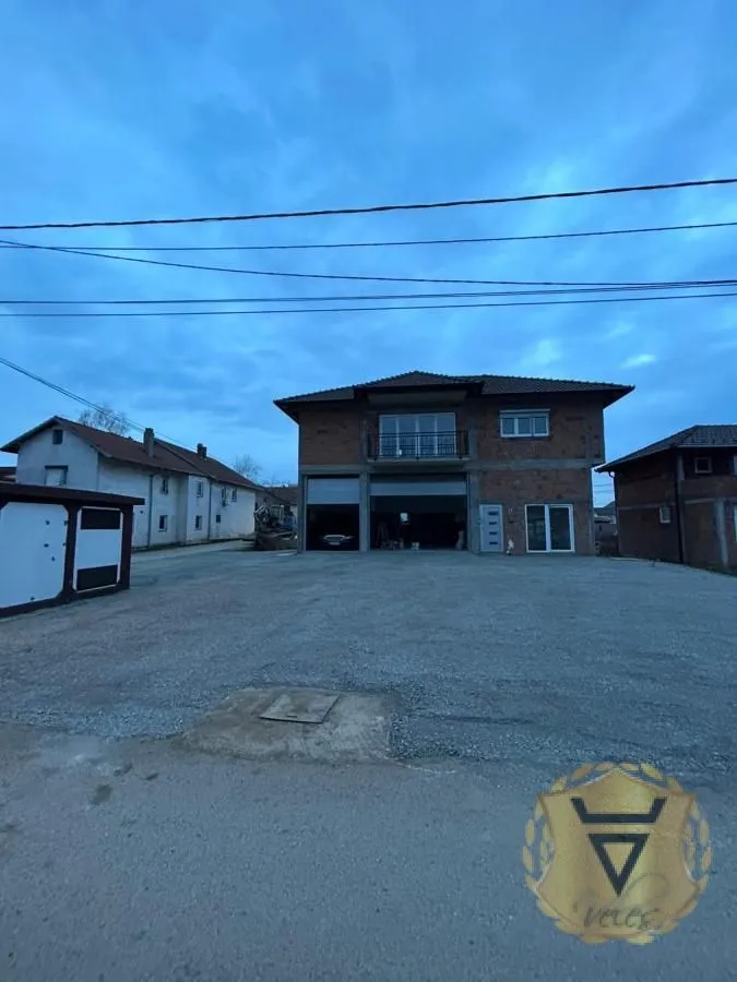 Rent, house, 250m², Surčin, Beograd