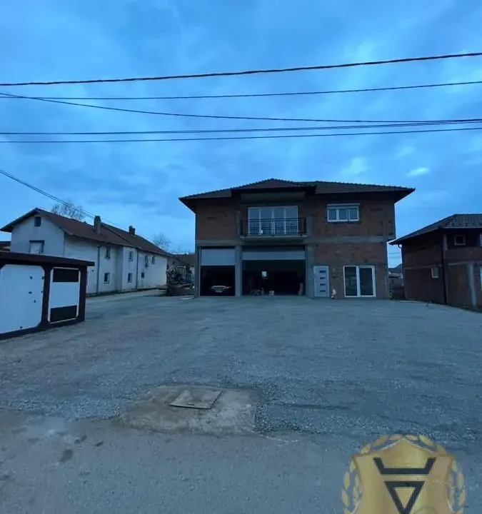 Rent, house, 250m², Surčin, Beograd