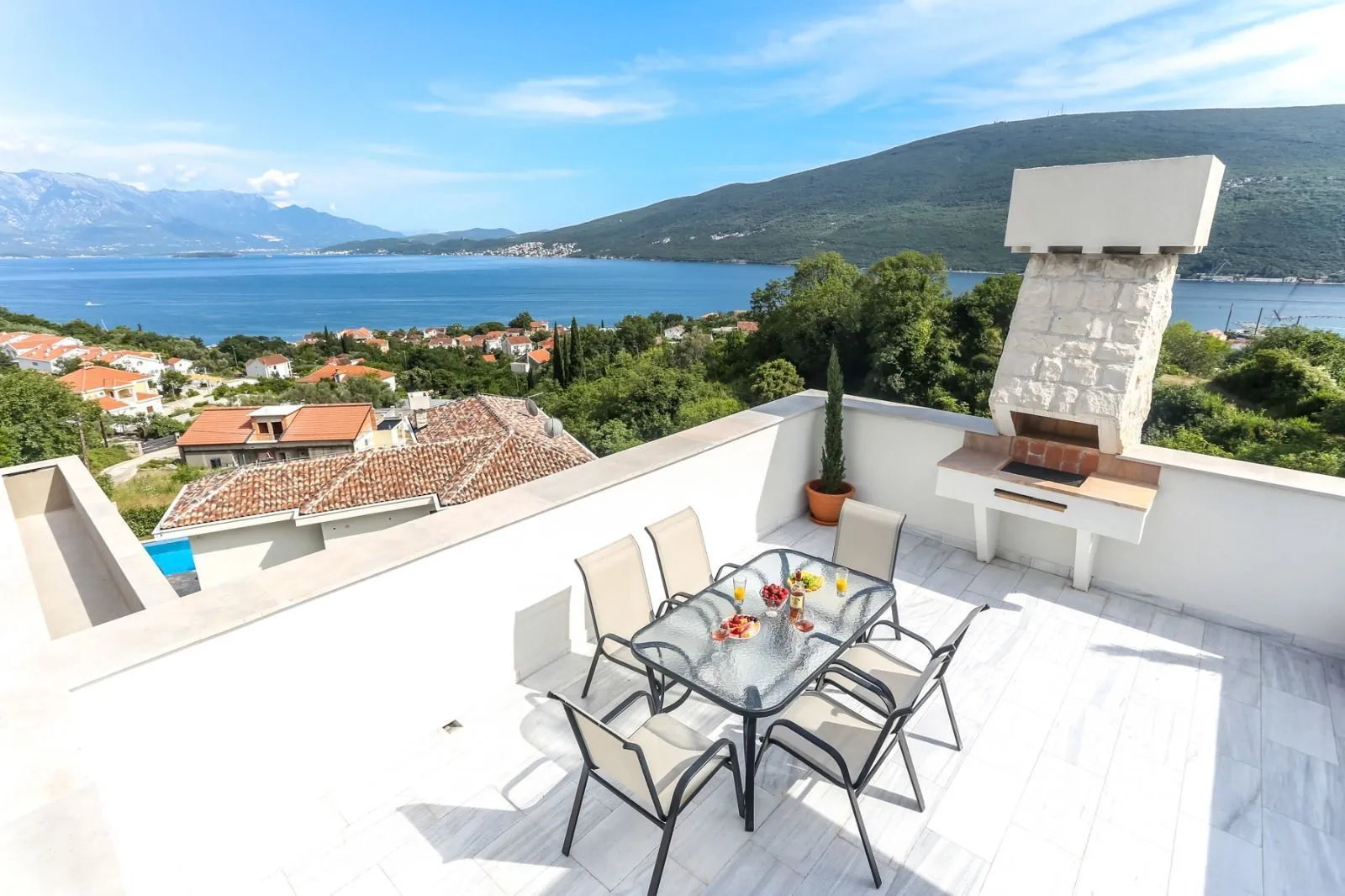 Prodaja, kuća, 360m², Đenovići, Herceg Novi