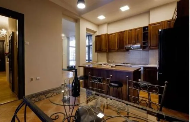 Izdavanje, četvorosoban stan, 120m², Stari Grad, Beograd