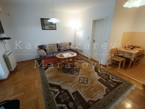 Izdavanje, stan, 33m², Zvezdara Sve Podlokacije, Beograd