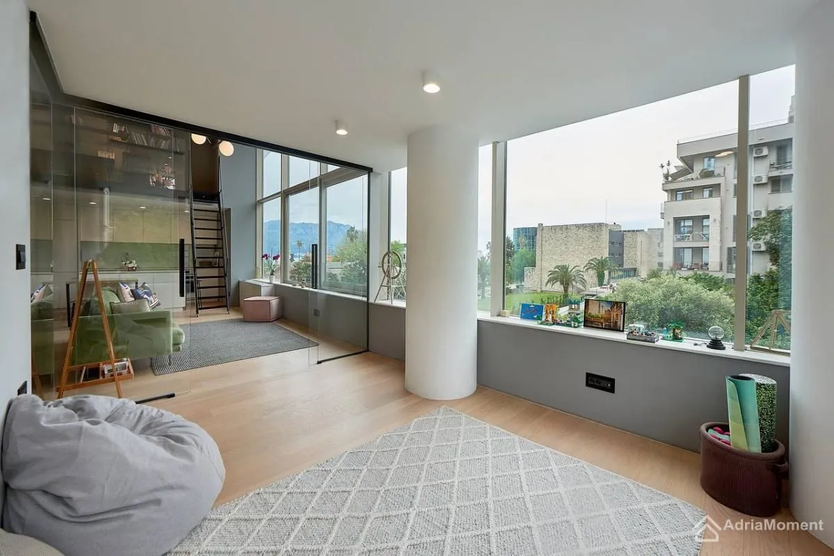 Prodaja, dvosoban stan, 90m², Centar, Budva